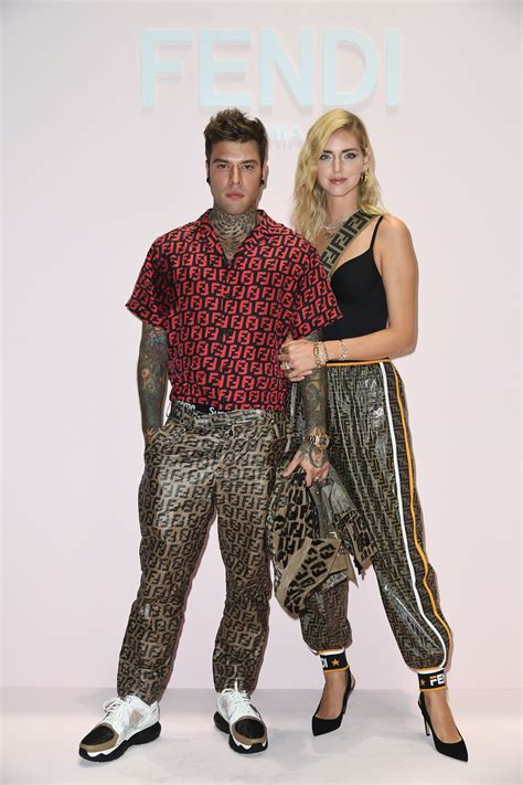 fedez e chiara f versace 2019|Milano Fashion Week 2019: Chiara Ferragni e Fedez da Versace.